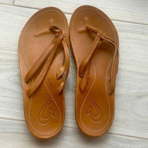 NEW Tan leather OluKai sandals